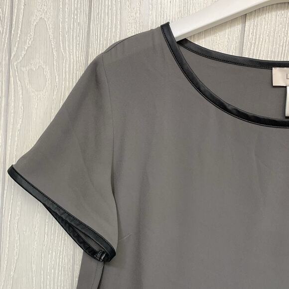 LOFT Gray Short Sleeve Faux Leather Trim Top Small NWT - Picture 3 of 5